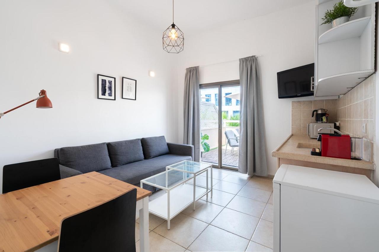 Yarkon - By Beach Apartments Tlv Tel Aviv Room photo