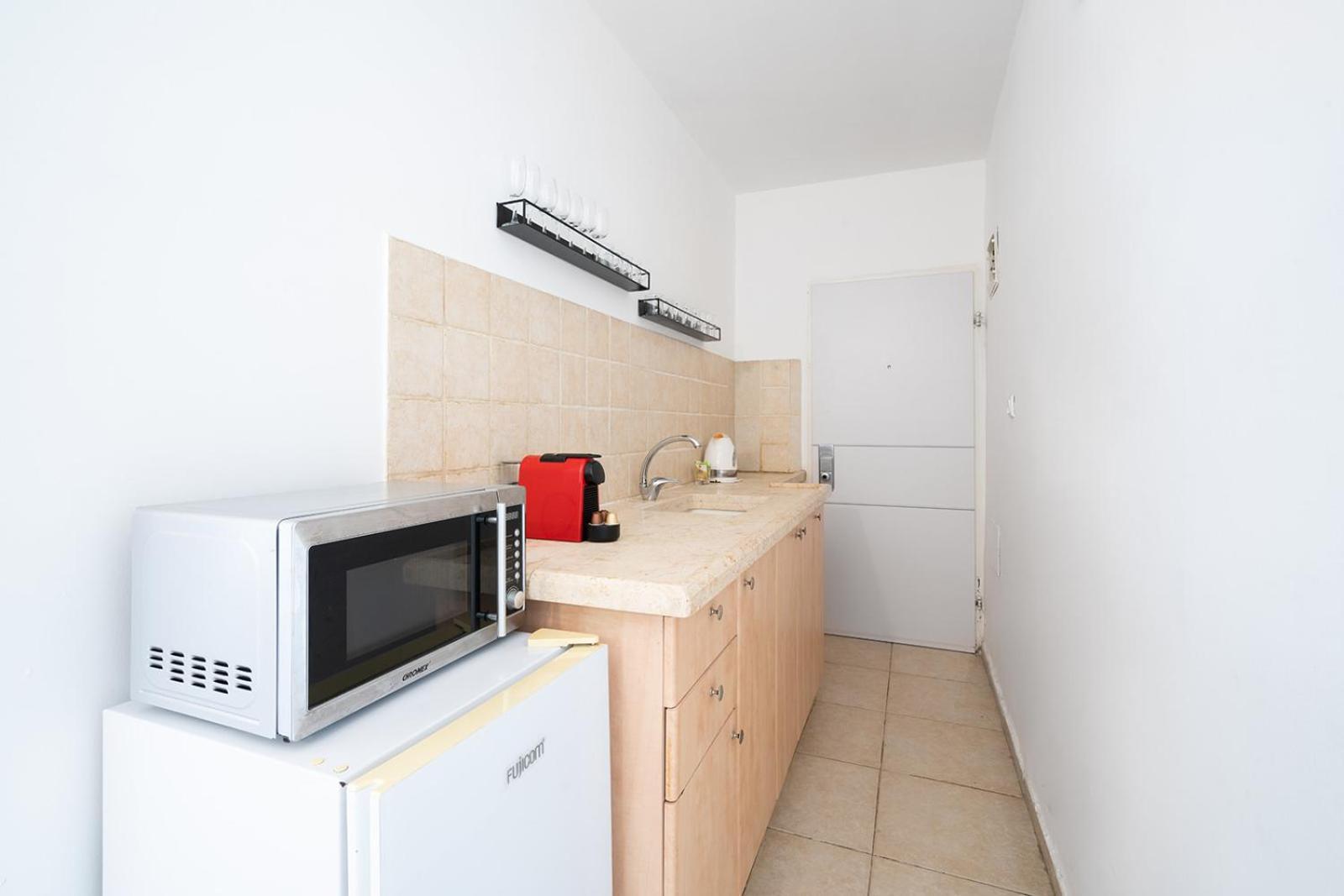 Yarkon - By Beach Apartments Tlv Tel Aviv Room photo